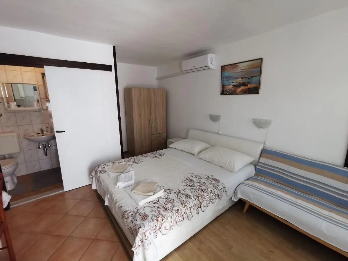 Studio Apartments Jasminka Selce Croatia
