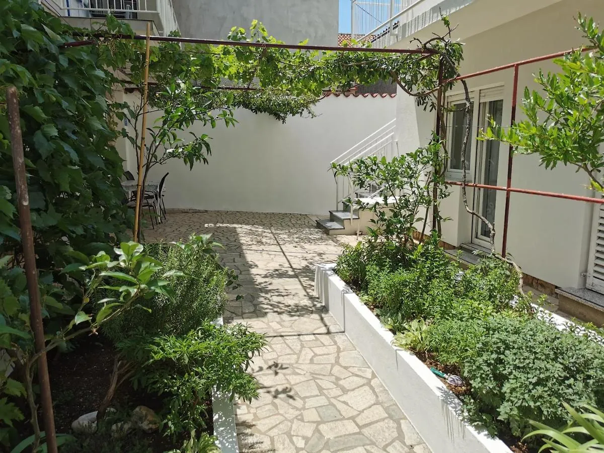 Studio Apartments Jasminka Selce