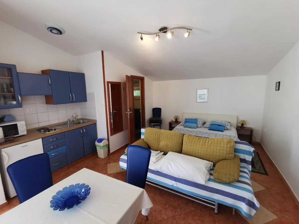Studio Apartments Jasminka Selce