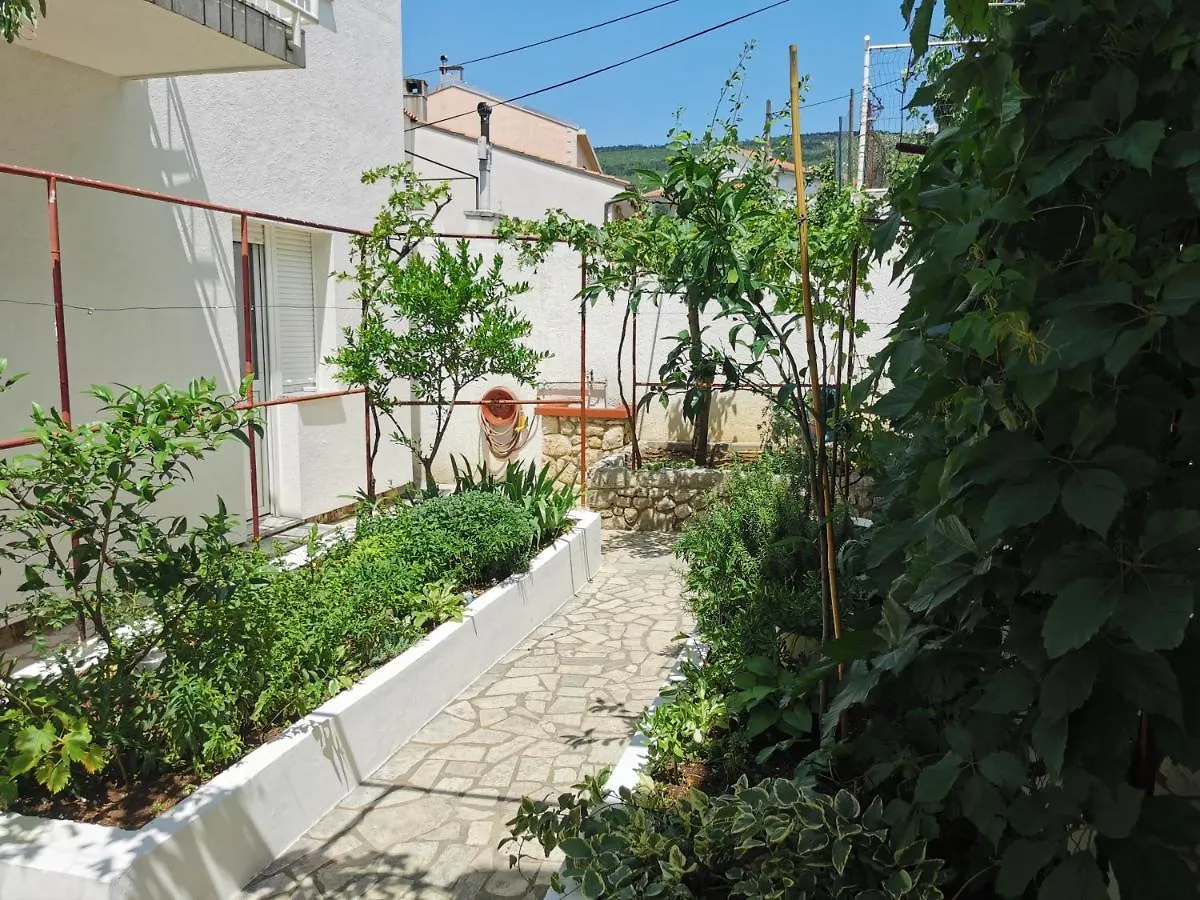 Studio Apartments Jasminka Selce
