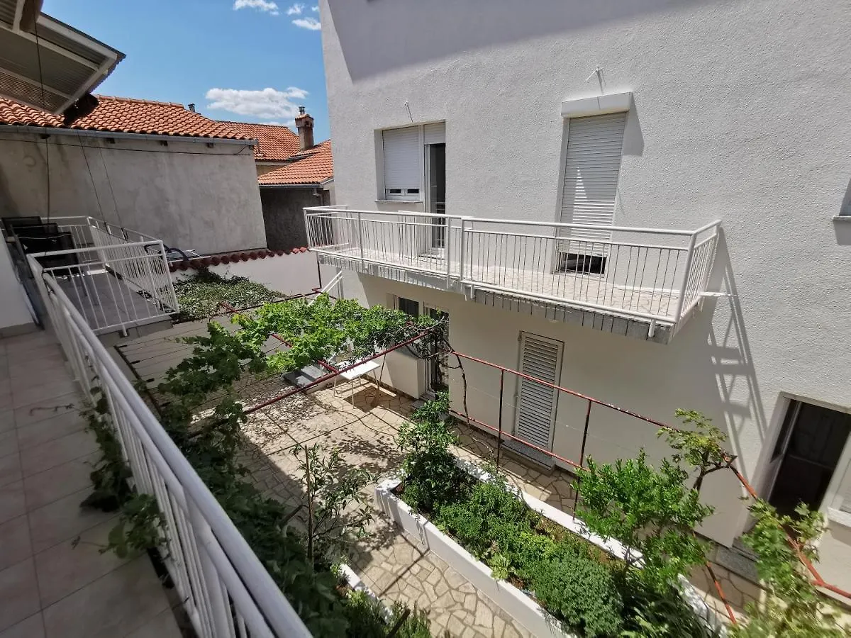 Studio Apartments Jasminka Selce